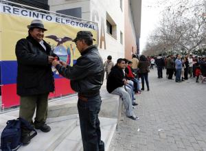 Ecuatorianos en España votan hoy con la idea de regresar a Ecuador (Fotos)