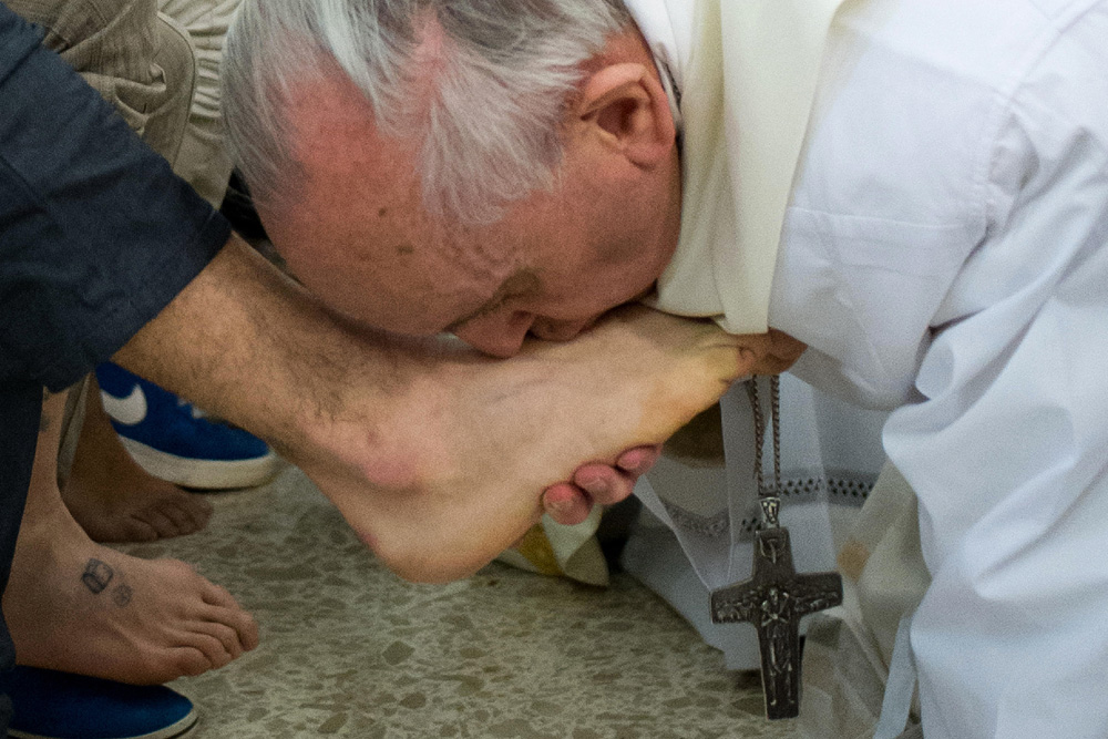 Papa Francisco realizó el lavatorio de pies a detenidos de una cárcel romana (FOTOS)