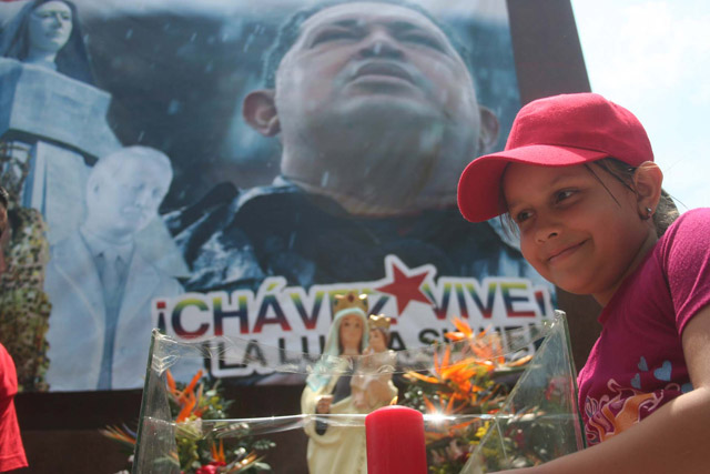 Embalsamar a Chávez con la esperanza de perpetuar el culto a su figura