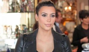 Kim Kardashian hospitalizada por riesgo de embarazo
