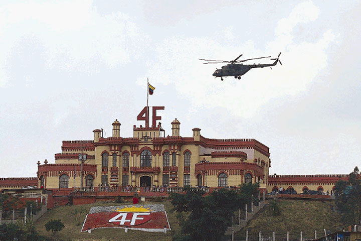 Ultiman detalles para traslado de restos de Chávez al cuartel de la montaña (FOTOS)