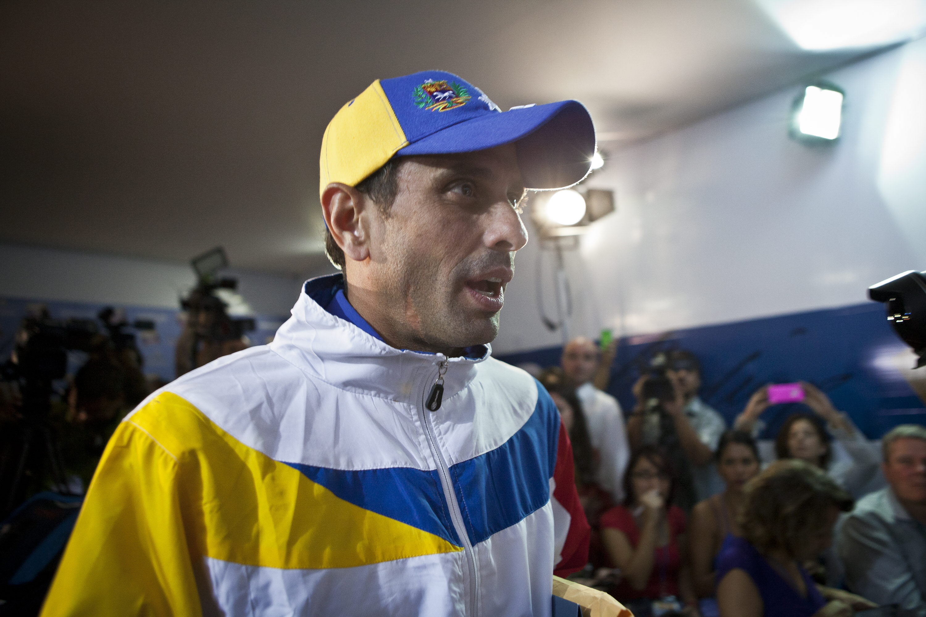 Capriles: Mientras más cadenas haga el enchufado mayor e ilegítimo, más se hunde