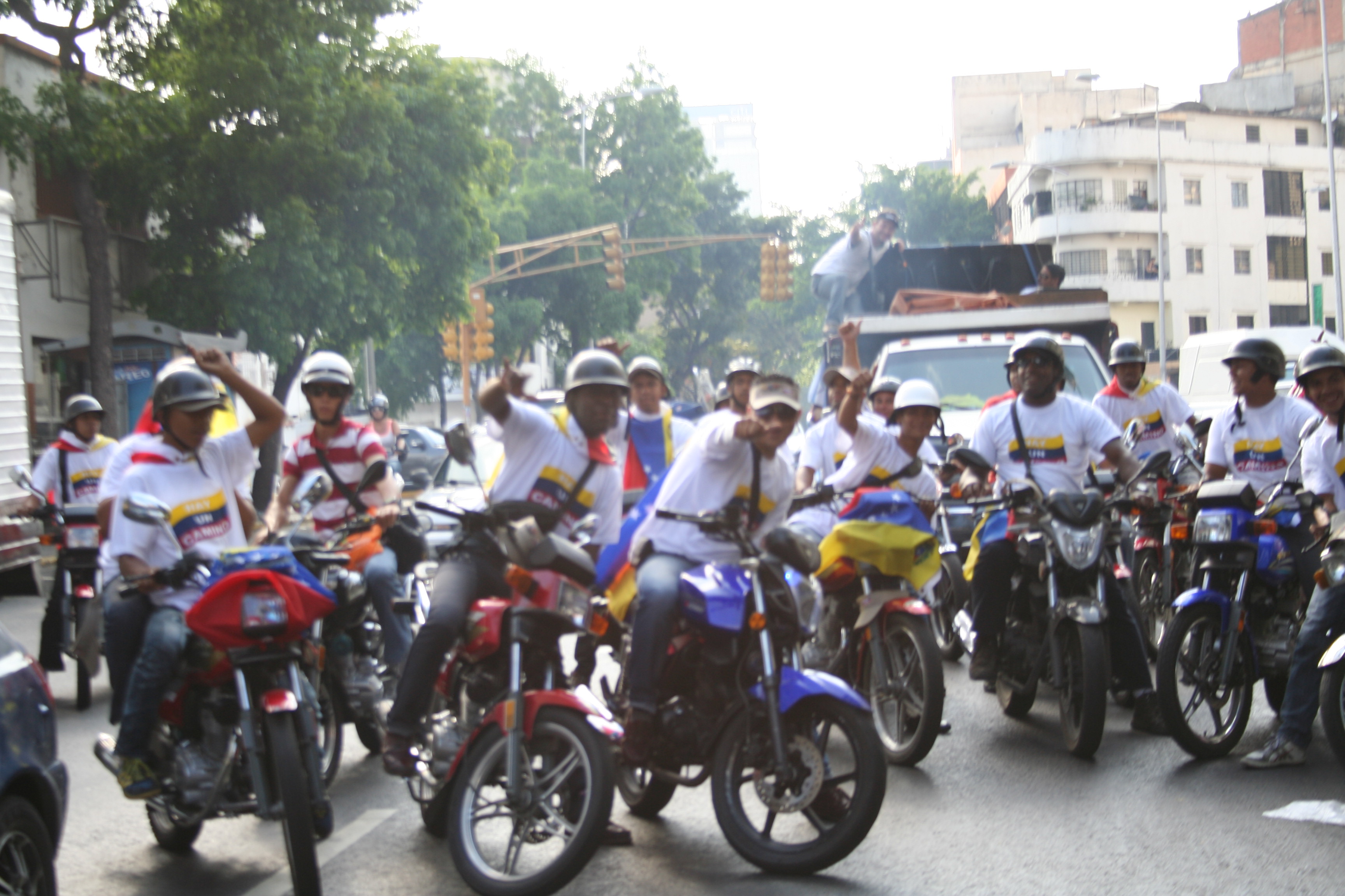 Motorizados recorrieron Caracas en apoyo a Capriles (FOTOS)
