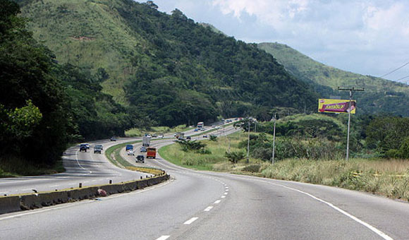 Accidente en la ARC dejó dos lesionados