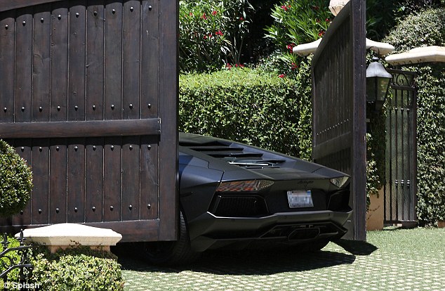 Kanye West aplasta su Lamborghini (Fotos)