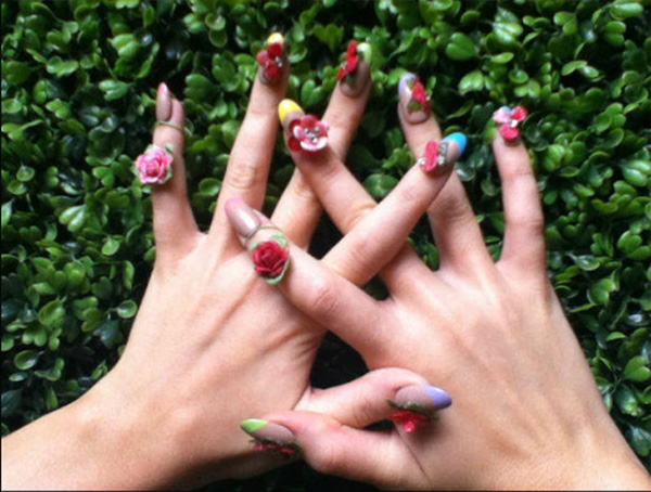 Las extravagantes uñas de Katy Perry (Fotos)