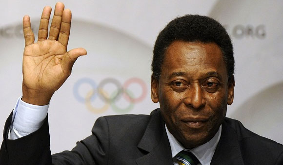 Pelé recibe un “abucheo virtual” al pedir que Brasil se concentre en la Copa