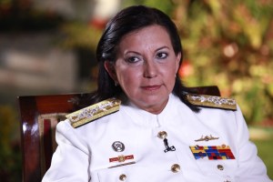 Ministra Meléndez: Fuerza Armada actuará de manera inmediata ante cualquier intento golpista