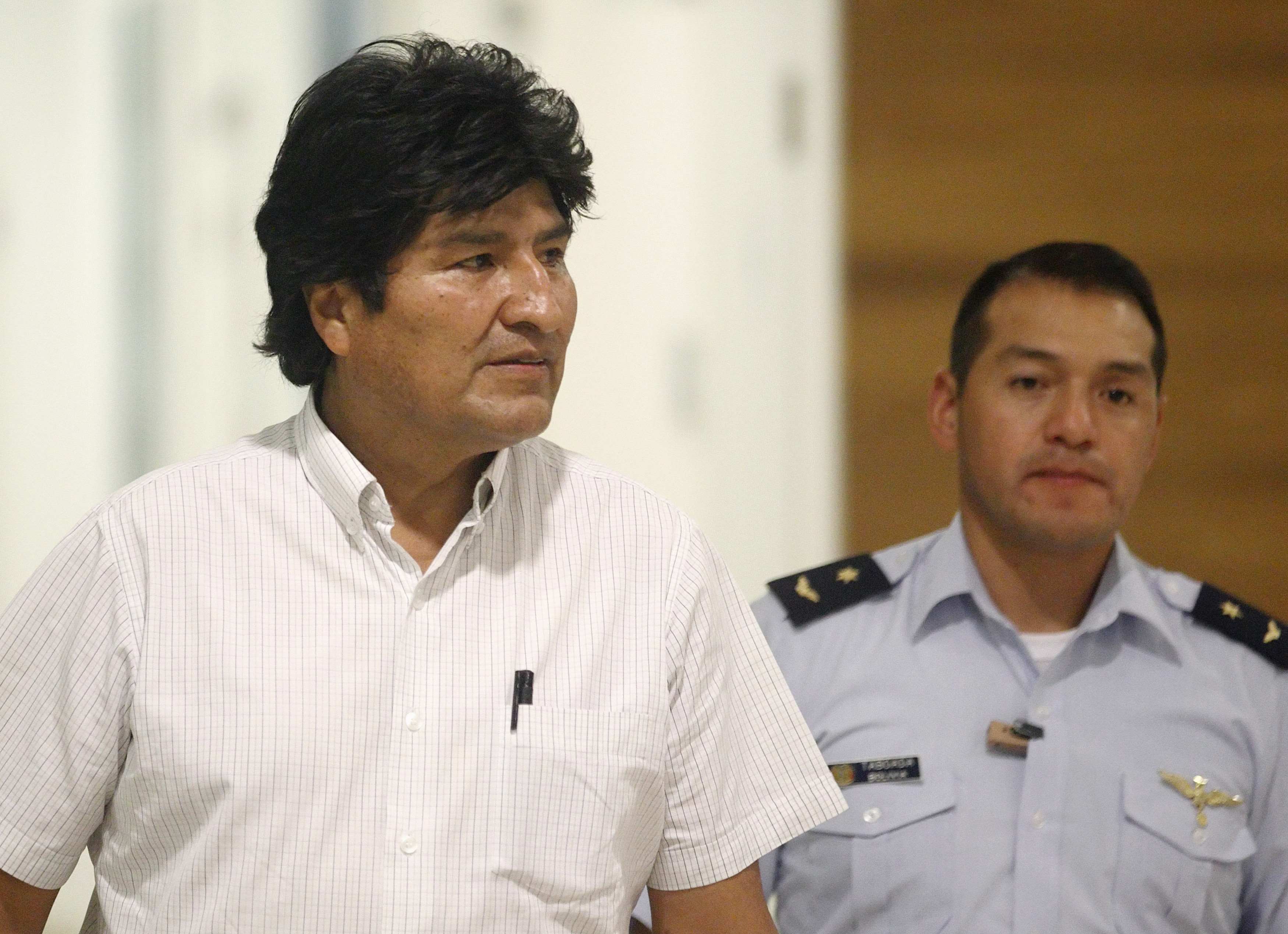 Las FOTOS: Evo Morales varado en Viena