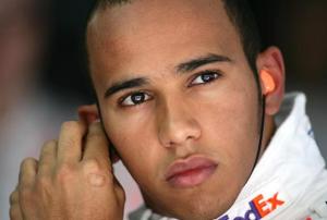Hamilton mantiene a Mercedes en la punta de la tabla de tiempos
