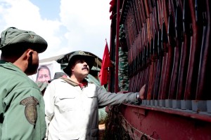 Maduro inspeccionó equipos militares adquiridos en acuerdos con Rusia