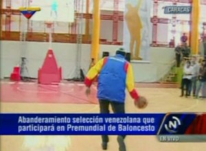 Maduro se la tiró de basquetbolista y no metió ni una (Video)