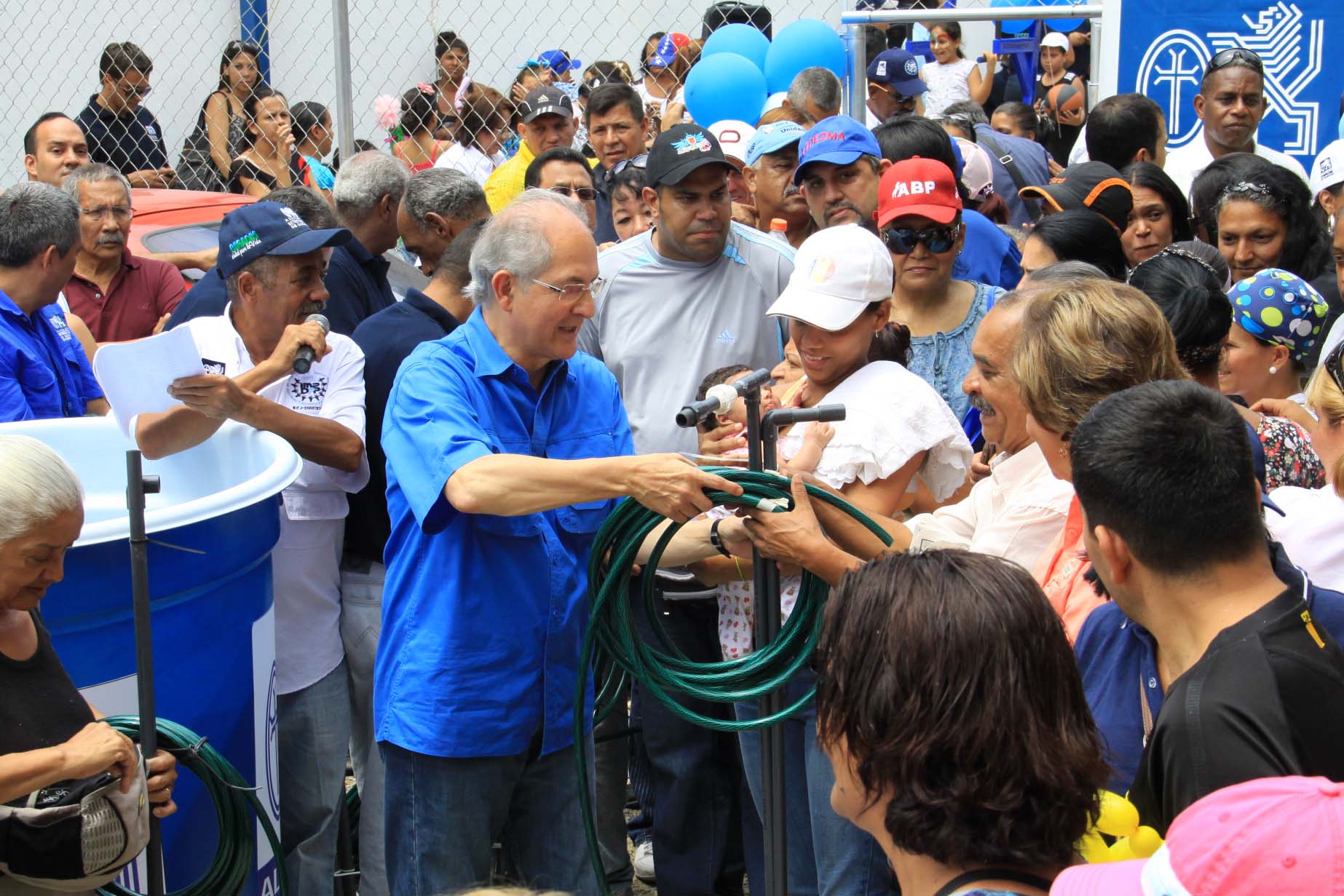 Ledezma: Hay que luchar unidos para evitar que nos sigan devaluando la vida