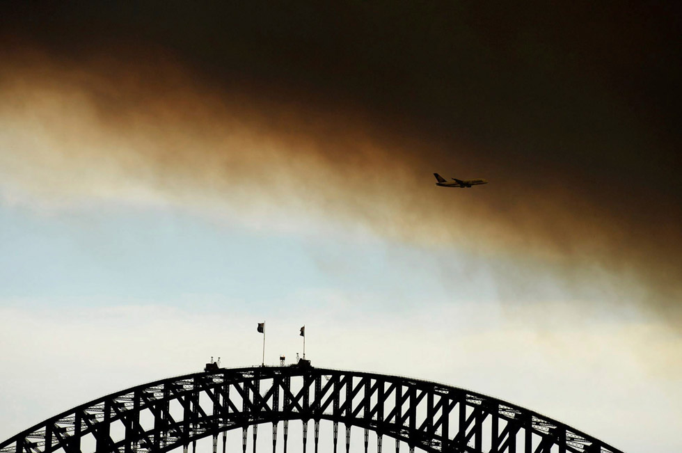 Violentos incendios oscurecen cielo de Sidney (Fotos)