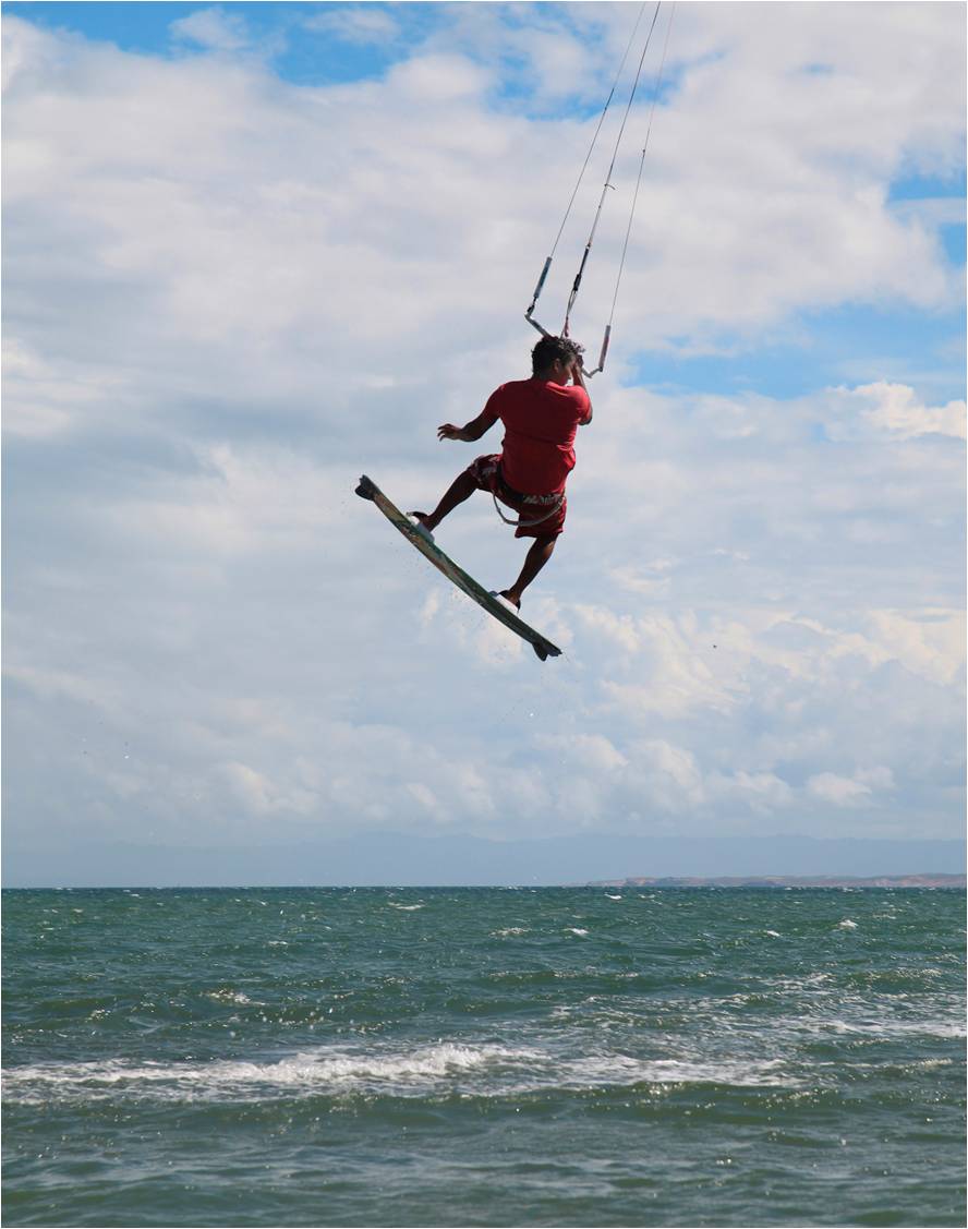 El kitesurf tiene sus protagonistas en playa El Yaque (Fotos)