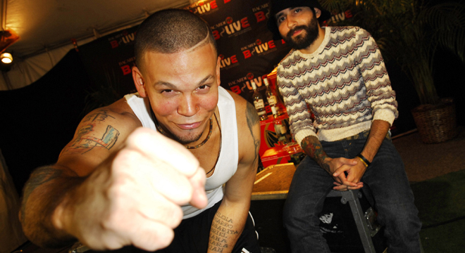 El ex Calle 13 Eduardo Cabra firma con la división latina de Warner Music