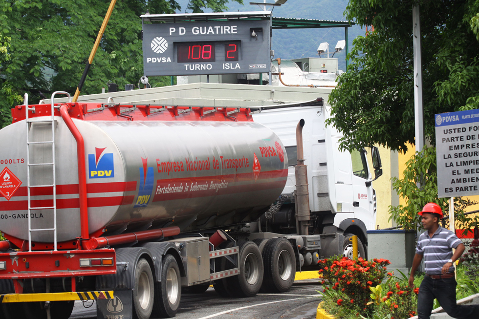 “Aumento de la gasolina no procede mientras continúen regalos a otros países”