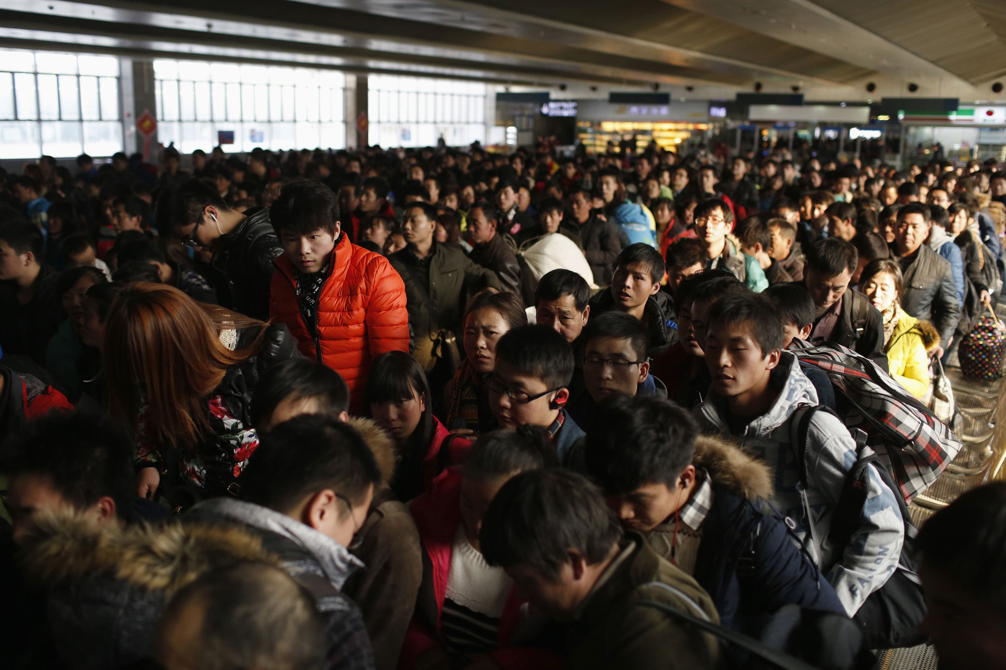 Millones de chinos inician éxodo de Año Nuevo