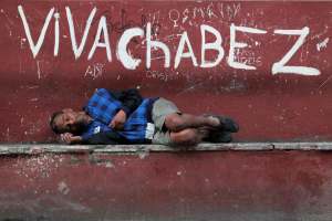 “Viva Chabez”, dice un graffiti en Cuba (Fotos)