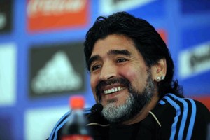 Así reaccionó Maradona al preguntarle si quiere dirigir la Fifa (Video)