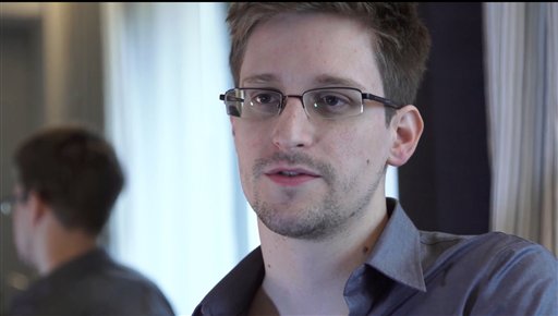 Snowden llega a Twitter y comienza siguiendo a la cuenta de la NSA