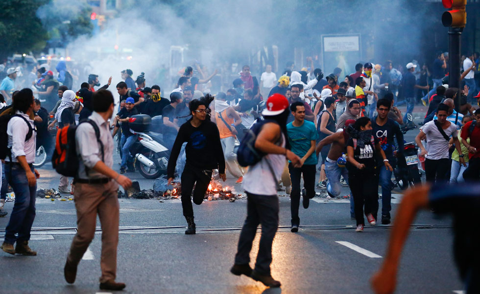 La MUD se declara de luto y rechaza los hechos violentos