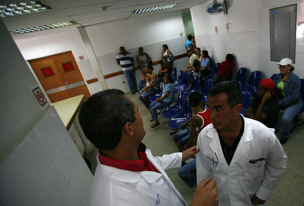 Unos cinco mil médicos cubanos han desertado en diez años