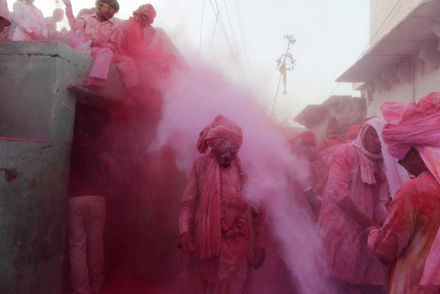La India celebra Holi, el festival de colores (Fotos)