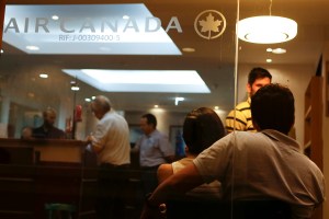 Gobierno de Venezuela suspende relaciones comerciales con Air Canadá (Video)