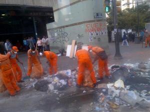 Comienzan labores de limpieza en Chacao este 6M (Fotos)