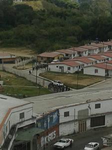 GNB espera frente a la cárcel de Ramo Verde (Foto)
