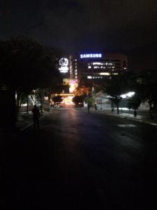 A esta hora, la calle Elice de Chacao se encuentra sin luz #22M