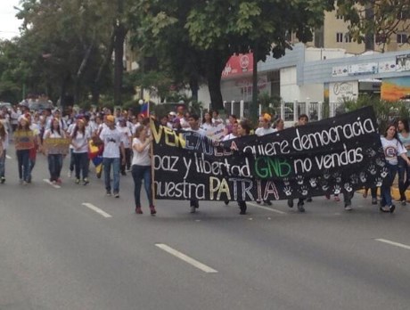 Trancadas avenidas en Barquisimeto por protestas (Fotos)