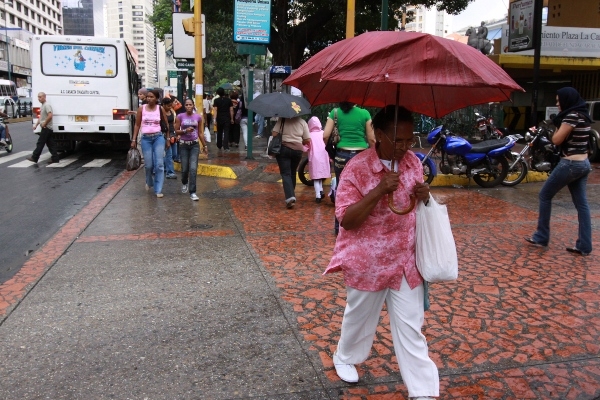 Nubosidad y lluvias dispersas prevén en gran parte del país este jueves