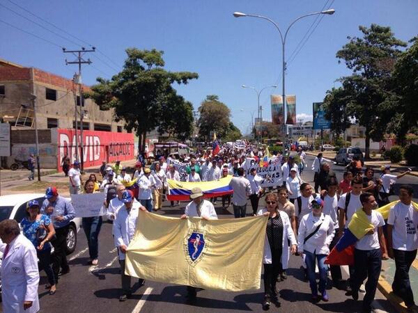 Médicos de Cumaná tomaron las calles (Fotos)