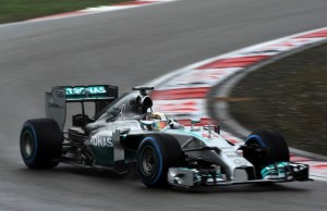 Lewis Hamilton logra la pole position en el Gran Premio de China