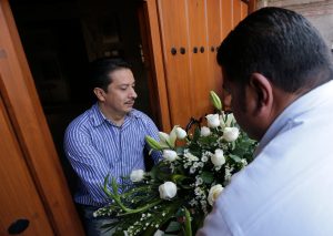 Las flores blancas de Shakira para Gabriel García Márquez (Foto)