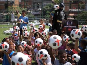 ONG protesta contra el Mundial y pide a Blatter que visite una favela