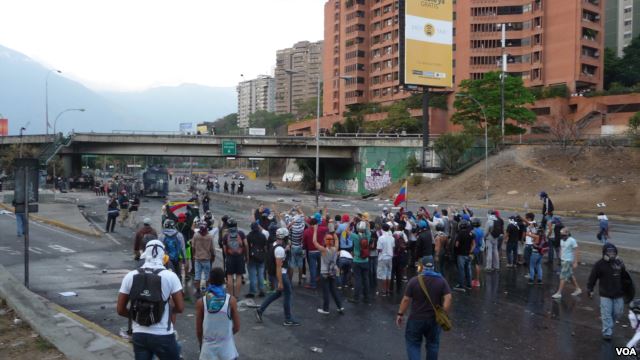 Autorizan dispersar manifestaciones sin permiso