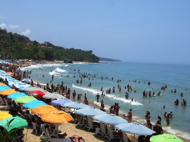 Así se encuentran las playas de Higuerote (Fotos)