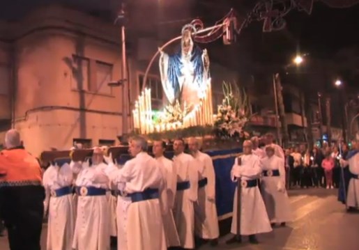La Virgen de los Dolores se cae al suelo durante una procesión (Fotos)