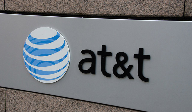 AT&T cierra acuerdo de 85.000 millones de dólares por Time Warner