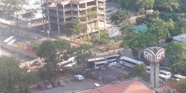 FOTOS: Así fue el trancazo de los transportistas en La Urbina