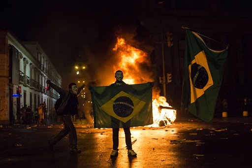 Altos costos, corrupción empañan la Copa del Mundial de Brasil