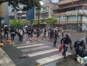 PNB desmonta barricadas en Chacao (Foto)