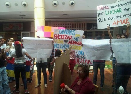 Jóvenes protestan en Sambil Barquisimeto #11M (Foto)