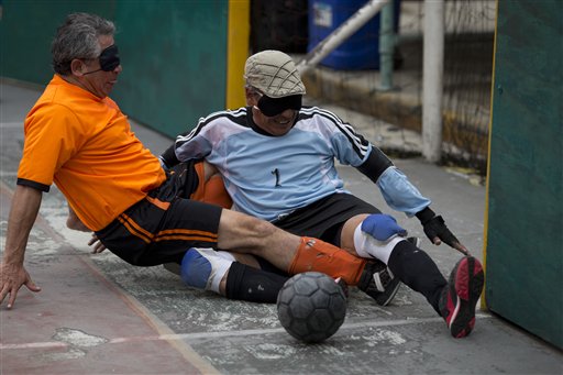 Ciegos juegan fútbol en México (Fotos)