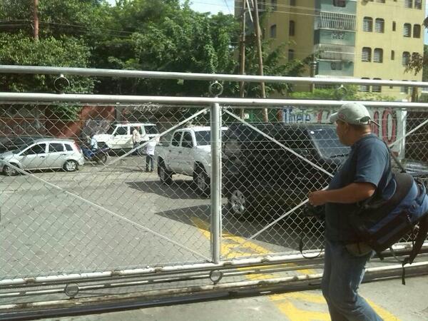 Funcionarios del SEBIN intentan detener al secretario de la UC, Pablo Aure (Fotos)
