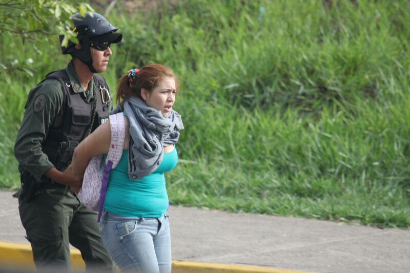 GNB violenta una vez más autonomía universitaria; varios detenidos en la ULA (Fotos)