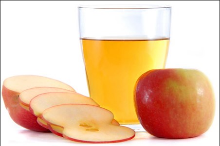 Agua de manzana y canela para rebajar esos kilos